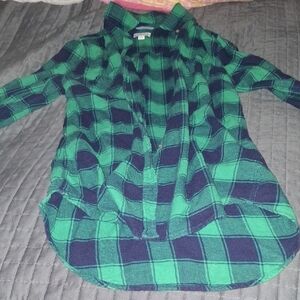 Merona Women's Green and Black Plaid Button Down Shirt